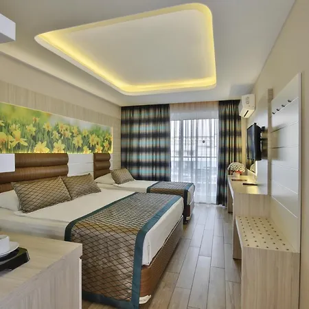 Opia Hotell *