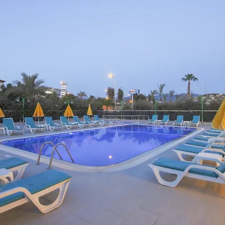 Opia Hotell *